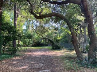 207 Stuart Town Rd, Beaufort, SC 29902