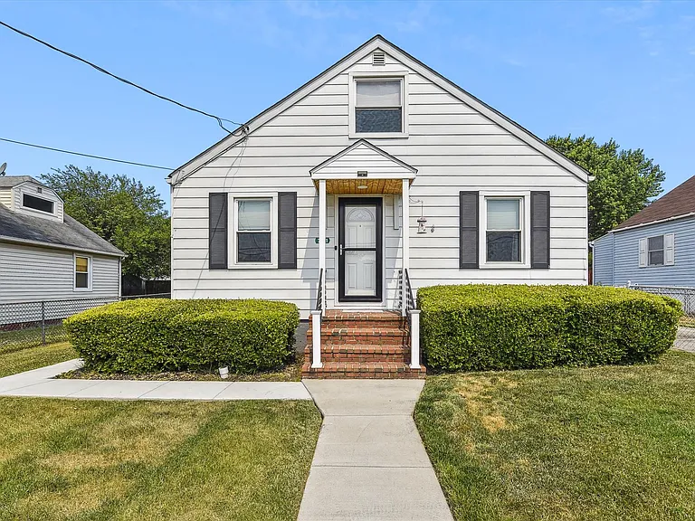 7611 Poplar Rd — Photo 2