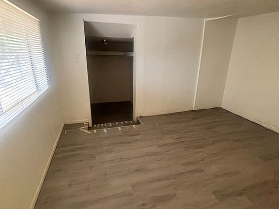 5th image of 906 S Farmer Ave