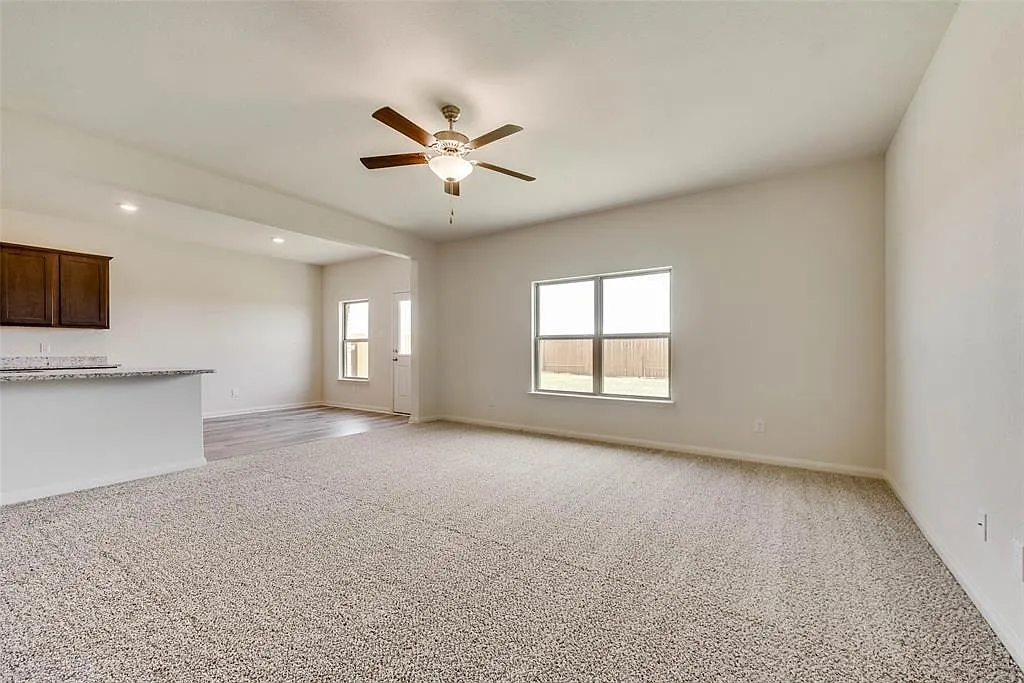 4 bed, 2153 sqft, $2,500 — Photo 3