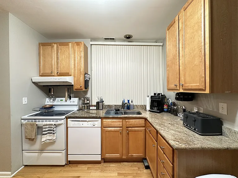 3650 W George St #1 — Photo 4