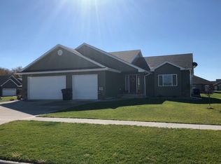 410 Wood Meadows Dr, Sergeant Bluff, IA 51054