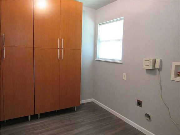 4th image of 614 Thad Dr