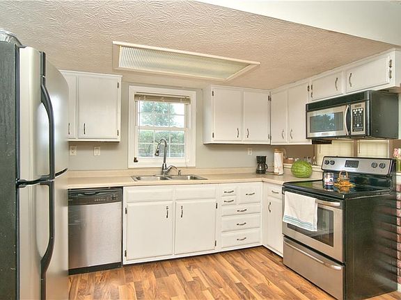 2nd image of 298 Cedar Glen Dr