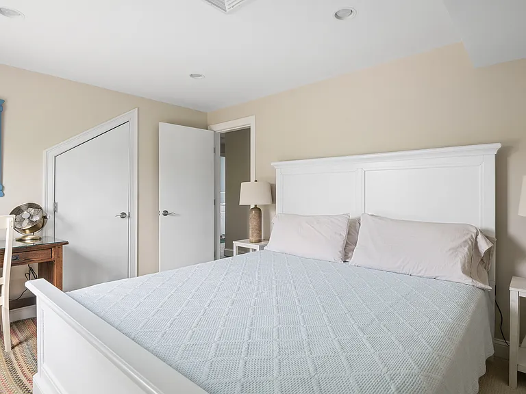 the ground floor garden bedroom with a king size bed