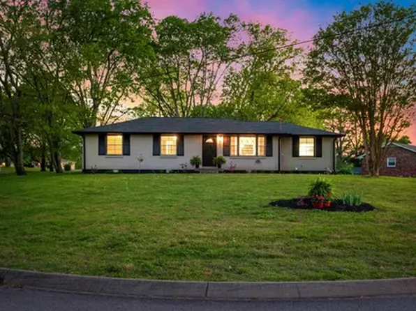 165 Chippendale Dr, Hendersonville, TN 37075