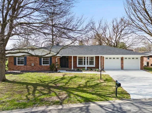 317 Fredericksburg Dr, Belleville, IL 62223