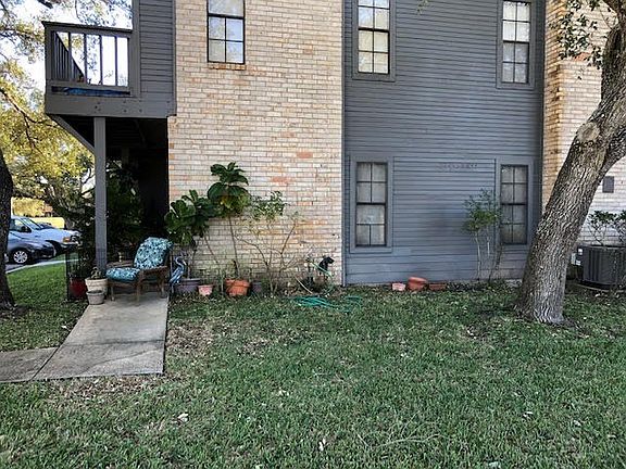 3rd image of 210 Oak St Unit 404