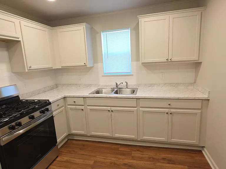 411 S 45th West Ave — Photo 3