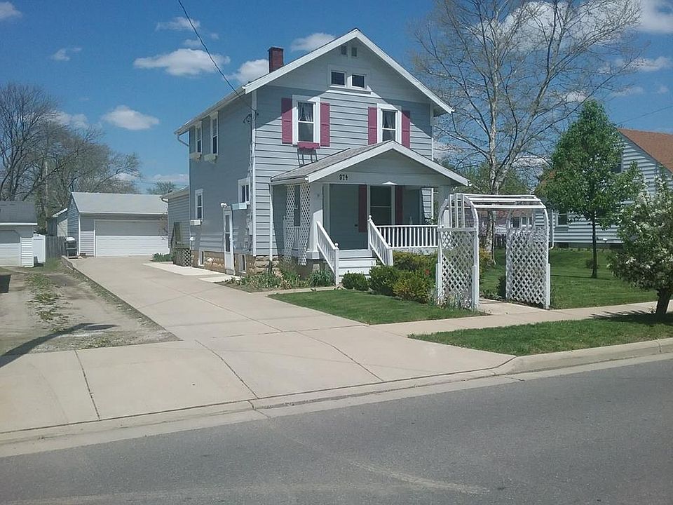 1st image of 974 Woodrow Ave