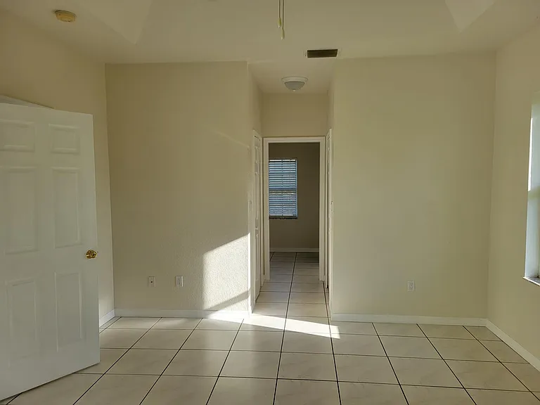 6833 Babcock St — Photo 5