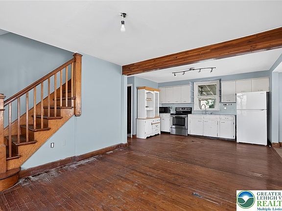 3rd image of 3730 John St