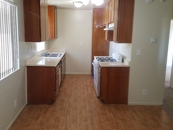 5th image of 13016 Roselle Ave APT 27