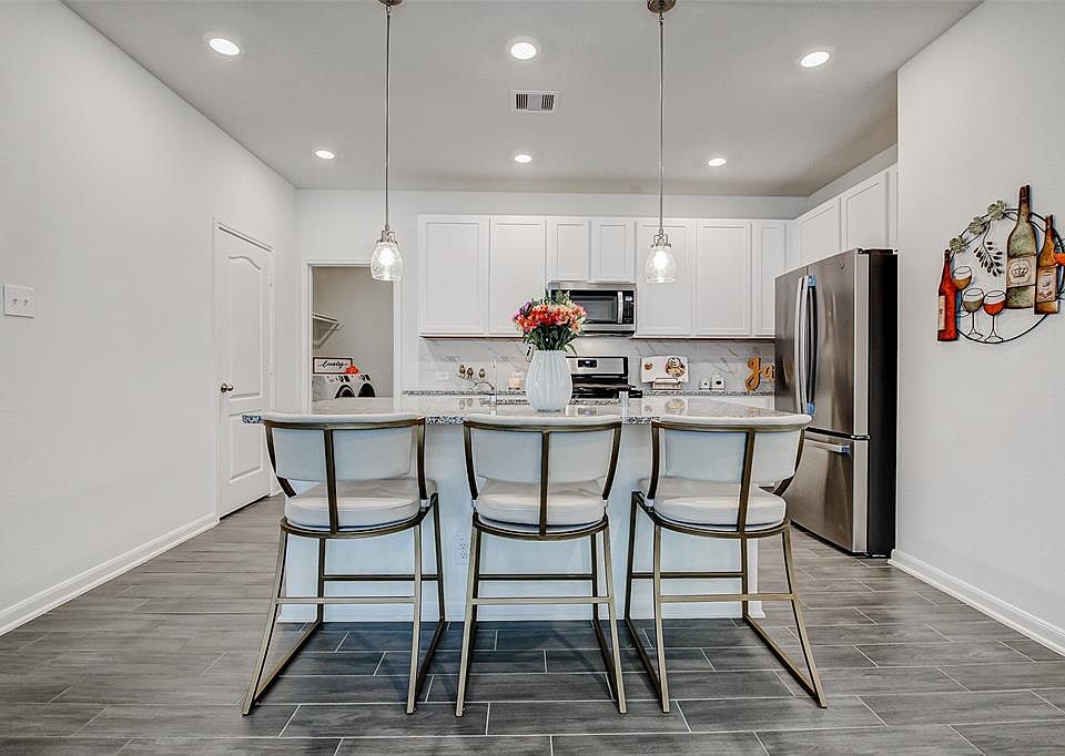 1st image of 22651 Strathmore Drive
