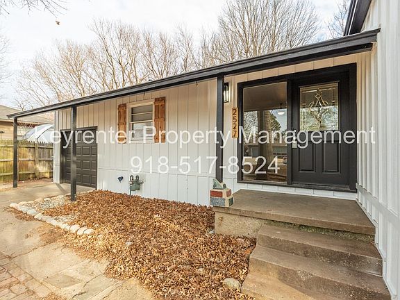 5th image of 2527 S Oswego Ave