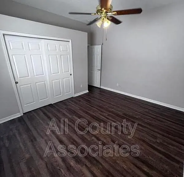 28724 Hanging Moss Loop — Photo 9