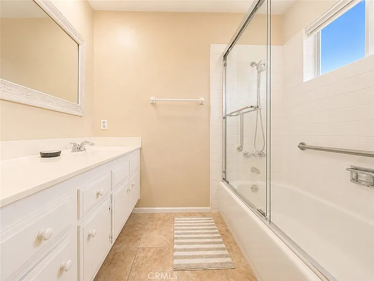 23707 Sandalwood St — Photo 16