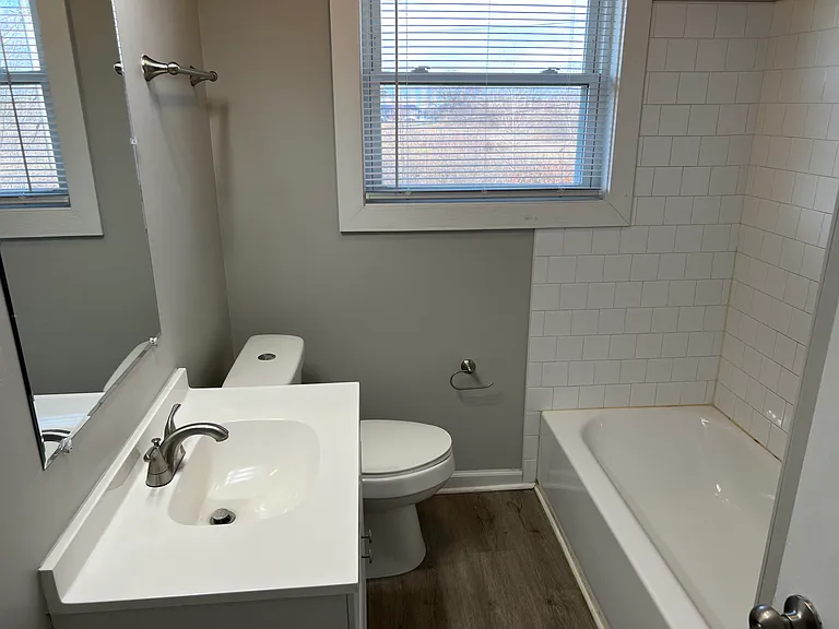 2816 E County Line Rd — Photo 13