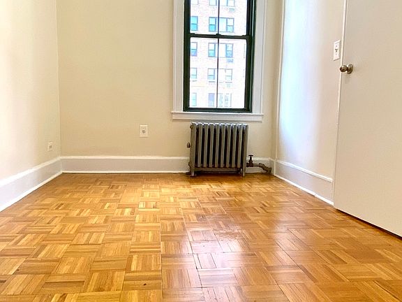 4th image of 502 E 79th St APT 3B