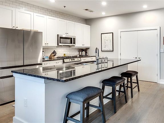 5th image of 33 Ponce De Leon Ave NE APT 203