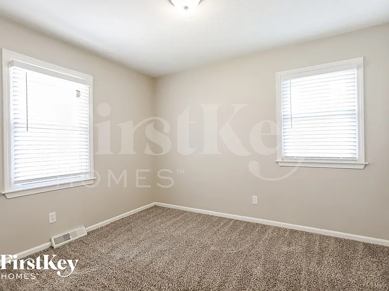 515 NE 98th Ter — Photo 10
