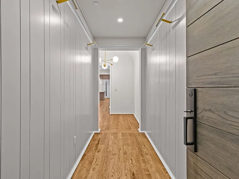 1172 Queens Rd #8 — Photo 12