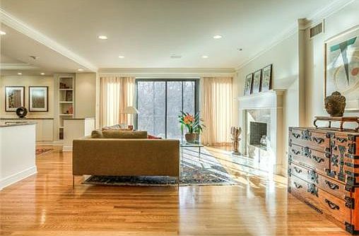 3rd image of 433 Ward Pkwy Unit 6S