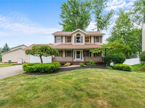 906 Cottonwood Ct, Eastlake, OH 44095