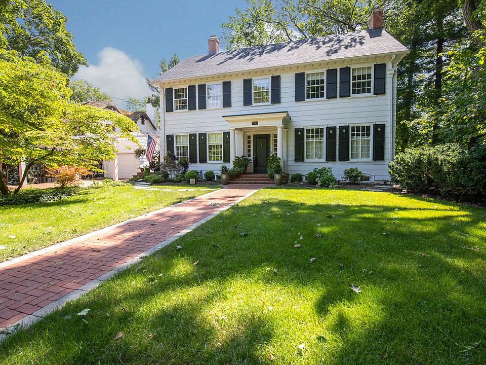 1833 National Ave, Rockford, IL 61103 Zillow