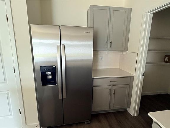 5th image of 2066 Walnut Creek Dr