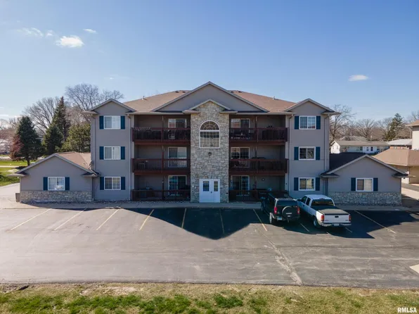 109 E Price St Unit 302, Eldridge, IA 52748