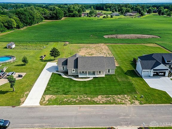 4th image of 11321 Carriage Hill Dr