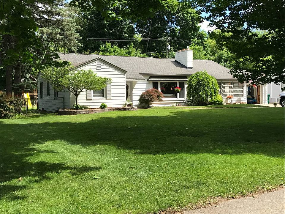1st image of 6464 Crest Dr