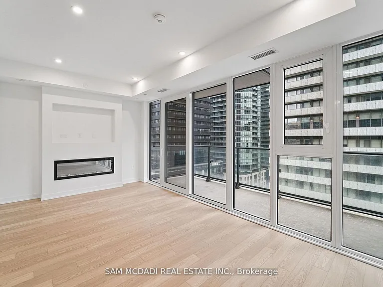634 Church St #1011 — Photo 9