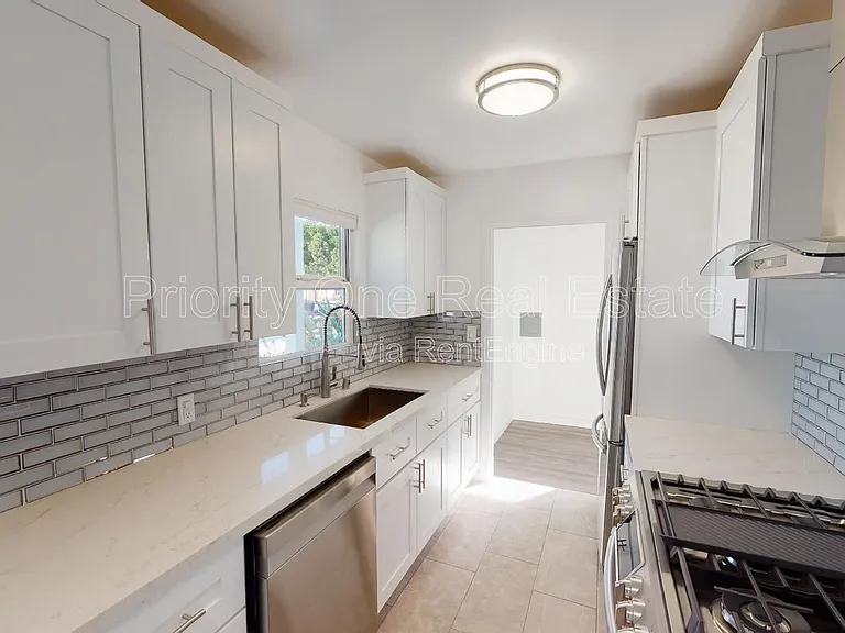 176 I St — Photo 2