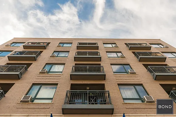 Sold by Bond New York | media 22