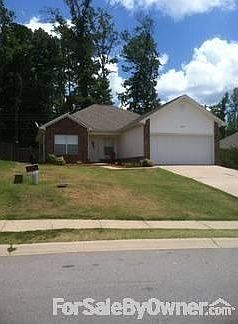 Street View
						:
						Nice home with easy care landscape and gas BBQ with seperate laundry room