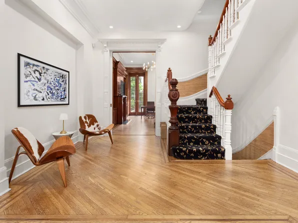 128 East 92nd Street image 2 of 18