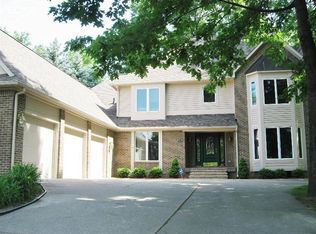 1384 Kings Pointe Rd, Grand Blanc, MI 48439