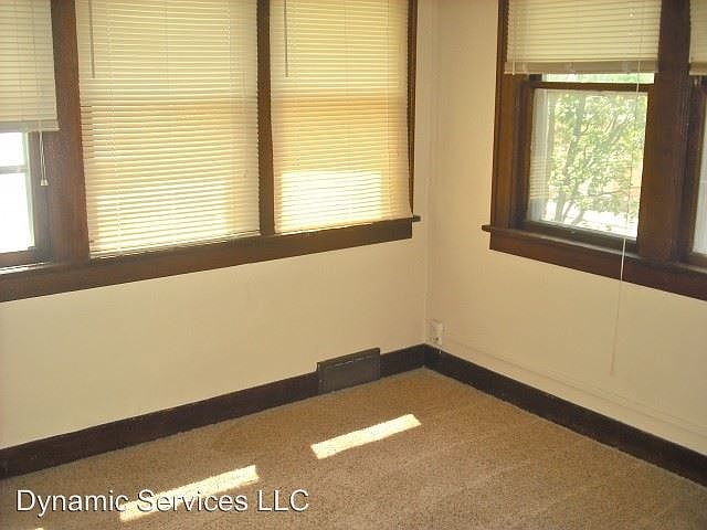 2nd image of 218 S Prairie Ave APT 3
