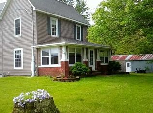 9366 N Coles St, Casey, IL 62420