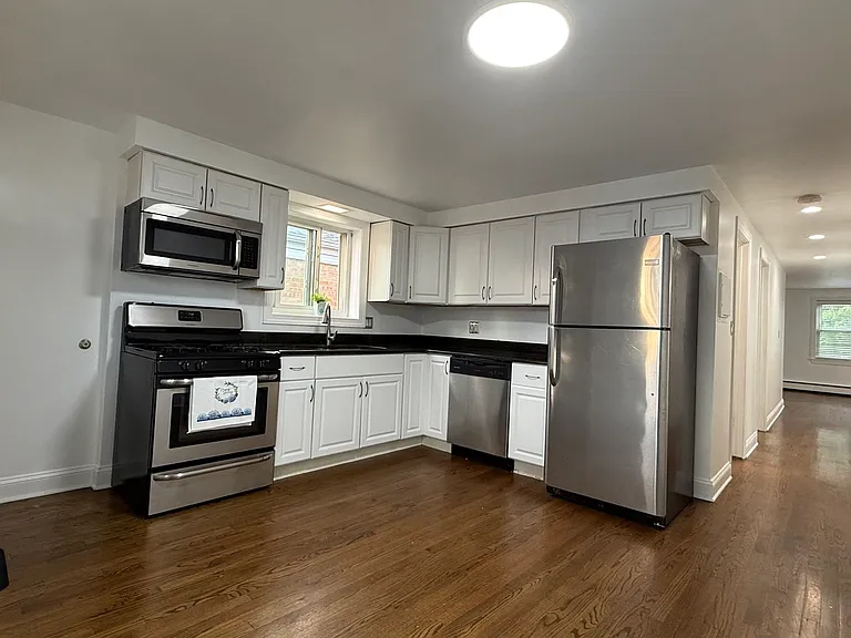 2232 N River Rd #3 — Photo 6