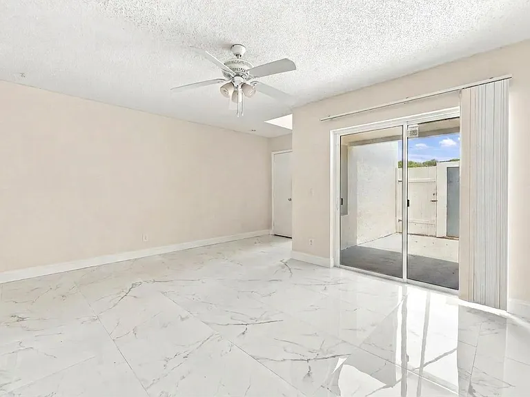 5120 Elmhurst Rd #A — Photo 13
