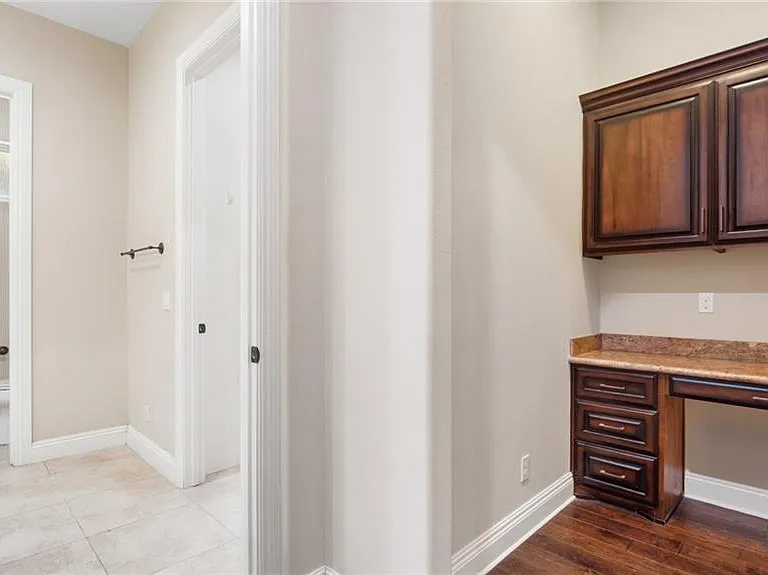3002 Santa Monica St — Photo 30