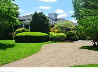 31 Mountain Farms Rd, West Hartford, CT 06117