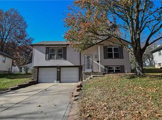 11932 Sycamore Ave, Grandview, MO 64030