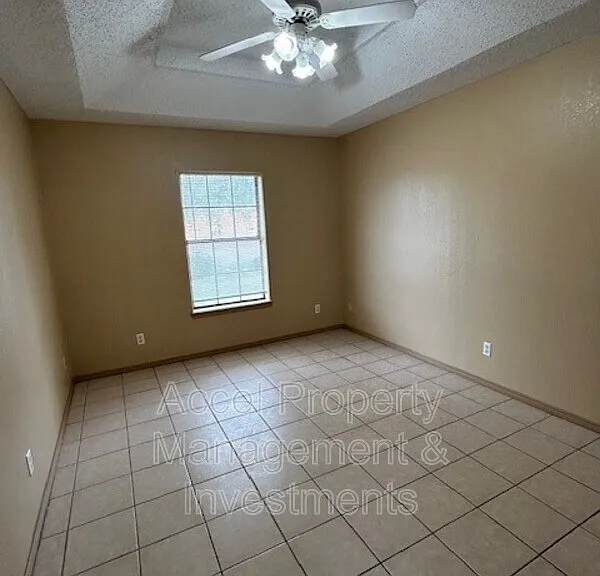 1201 W Carmen Ave #2 — Photo 8