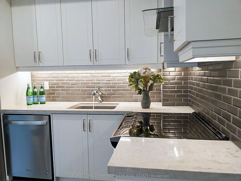 650 Atwater Ave #37 — Photo 4