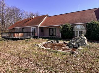 21604 Fox Dr, Carlyle, IL