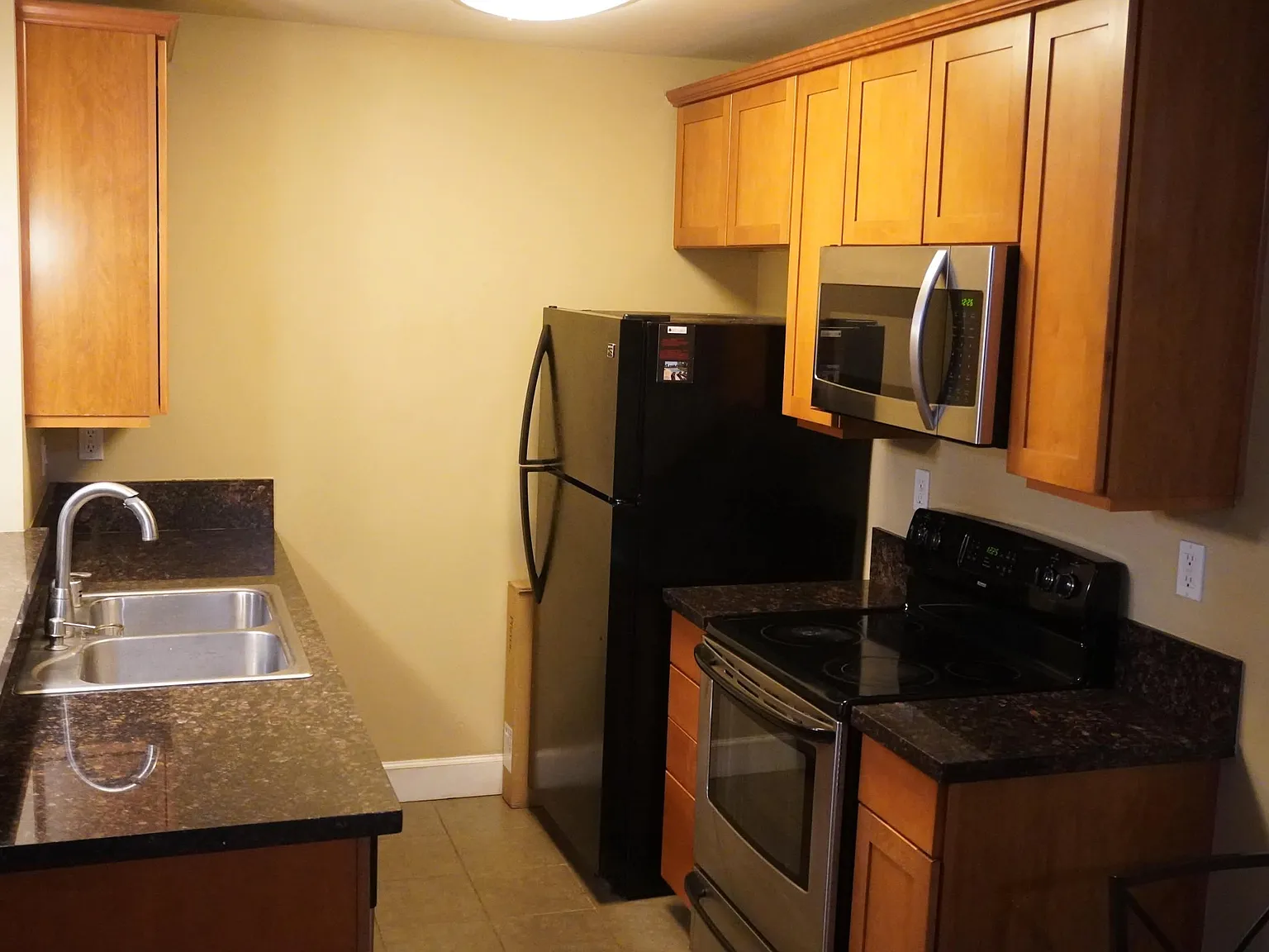 2 bed, 953 sqft, $4,800 — Photo 2